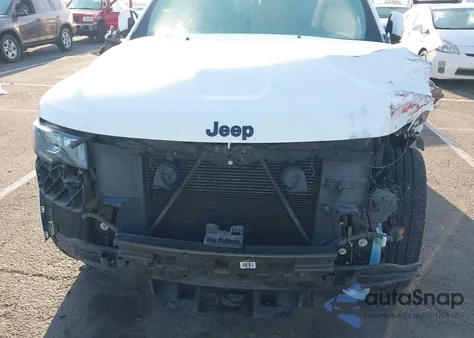 2019 Jeep Grand Cherokee Altitude 4X2 z USA, uszkodzony, nr VIN 1C4RJEAG0KC858177